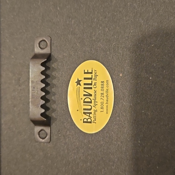 BAUDVILLE Frame - Picture 3 of 6